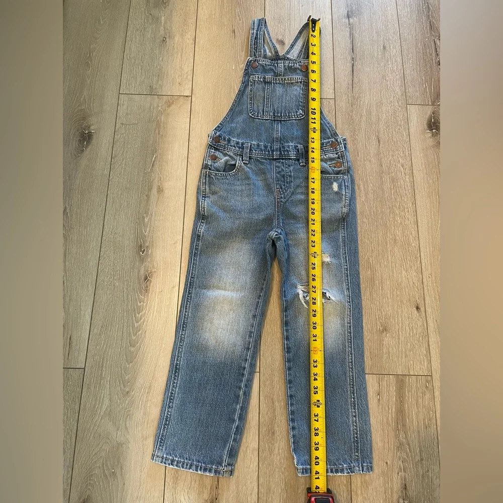 Old Navy Kids Distressed Denim Bib Overalls Size Small 6-7 - Picture 5 of 6